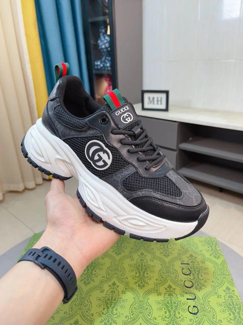 Men's shoes 💰458🌹🌹[GUCCI] Gucci's new lace-up casual men's shoes are on the market first, and the materials and workmanship are superior to all versions on the market. The highest quality shipped first-layer cowhide with imported original perforated materials➕Genuine leather lining, privately molded soft outsole, high foot comfort, imported special materials highlight the brand's unique charm, high-end customization 38-44